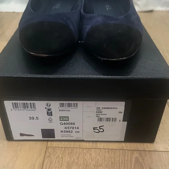 CHANEL Women's Black and Dark Blue Flats - Picture 2 of 5